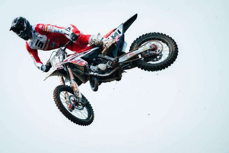 MXGP_OF_GREAT_BRITAIN-16